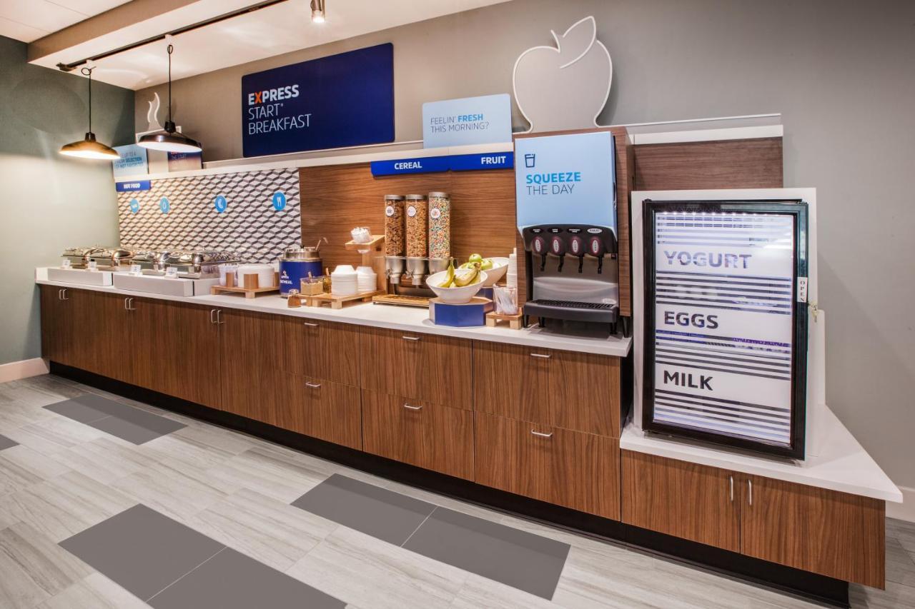 Holiday Inn Express Tallahassee-University Central By Ihg Eksteriør bilde